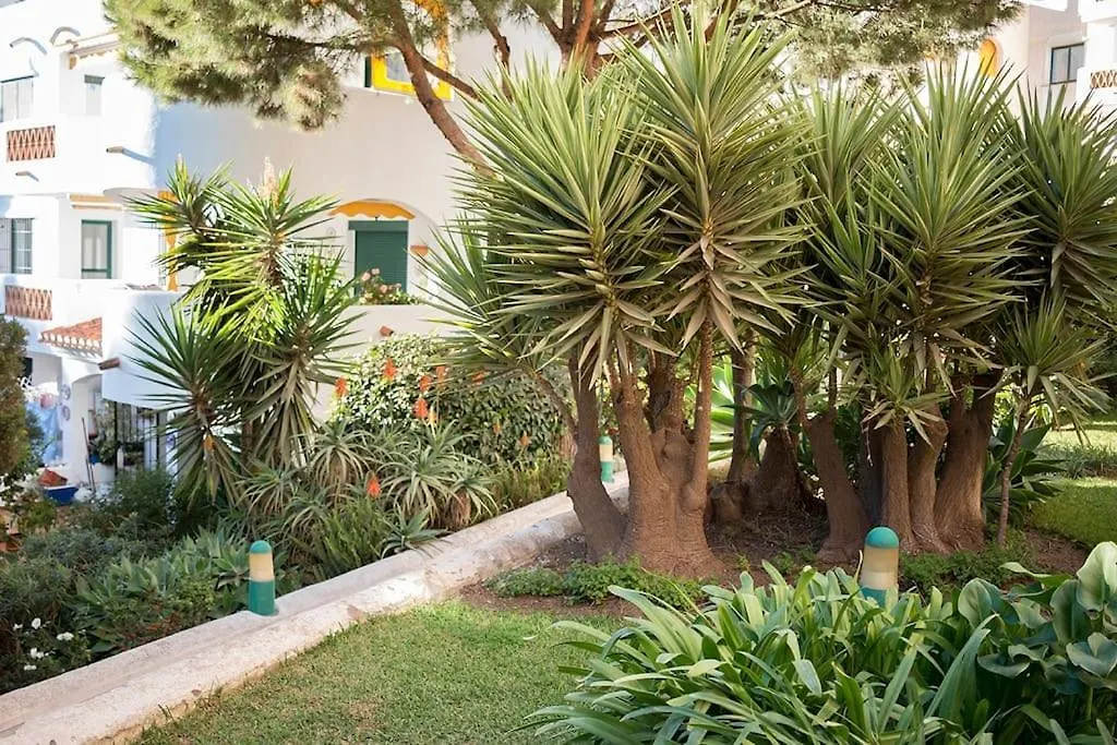 Stunning Ground Floor Apartment! location